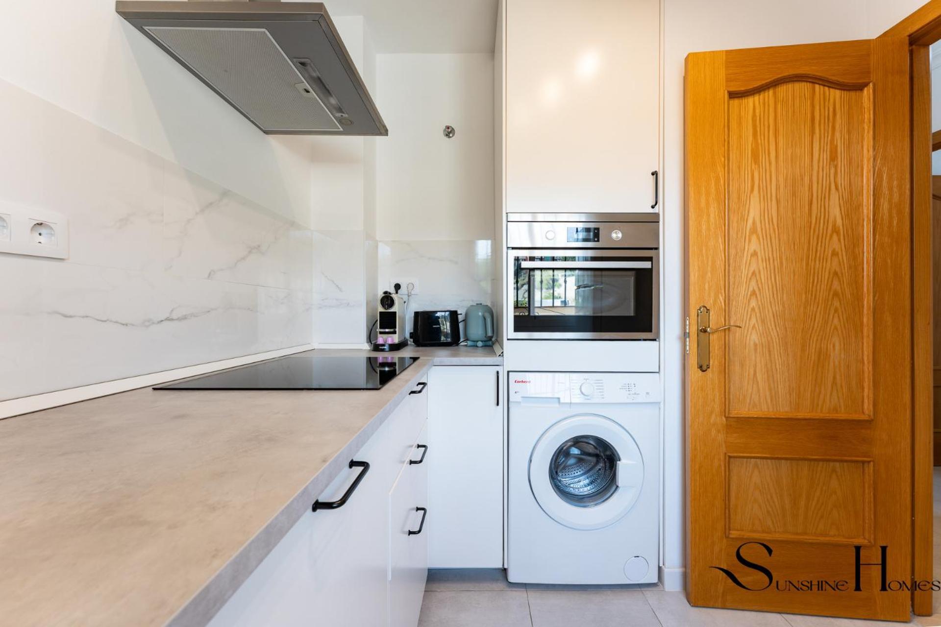 Beachside Retreat With Private Terrace Benalmádena Εξωτερικό φωτογραφία
