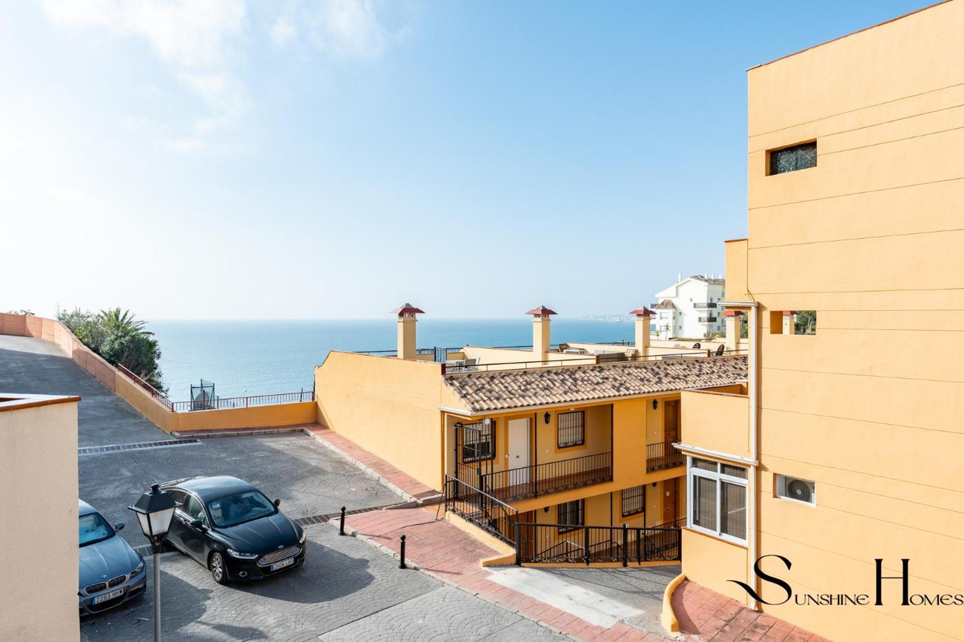 Beachside Retreat With Private Terrace Benalmádena Εξωτερικό φωτογραφία